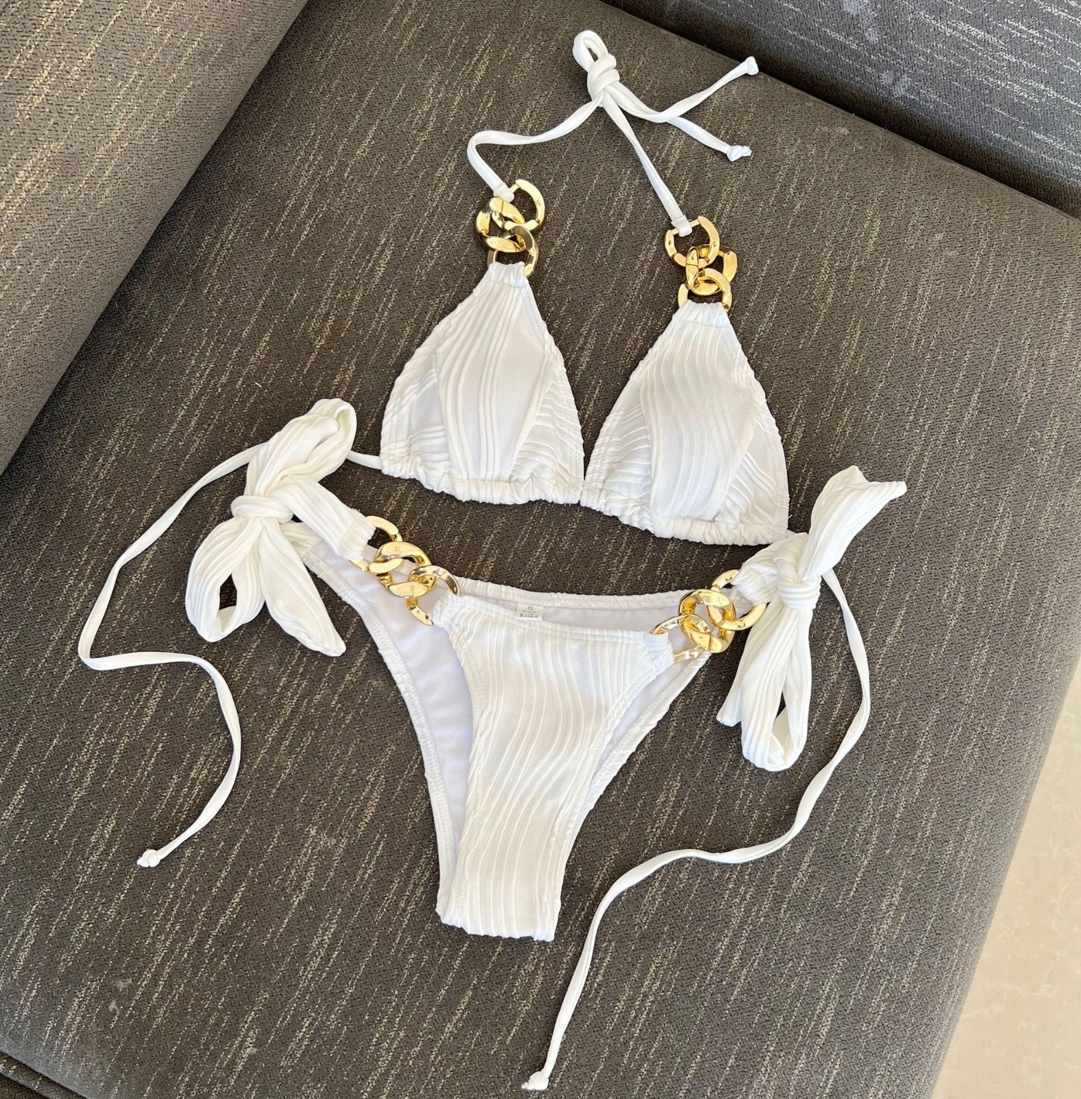 Bikini "Riviera Glam" z Łańcuszkami